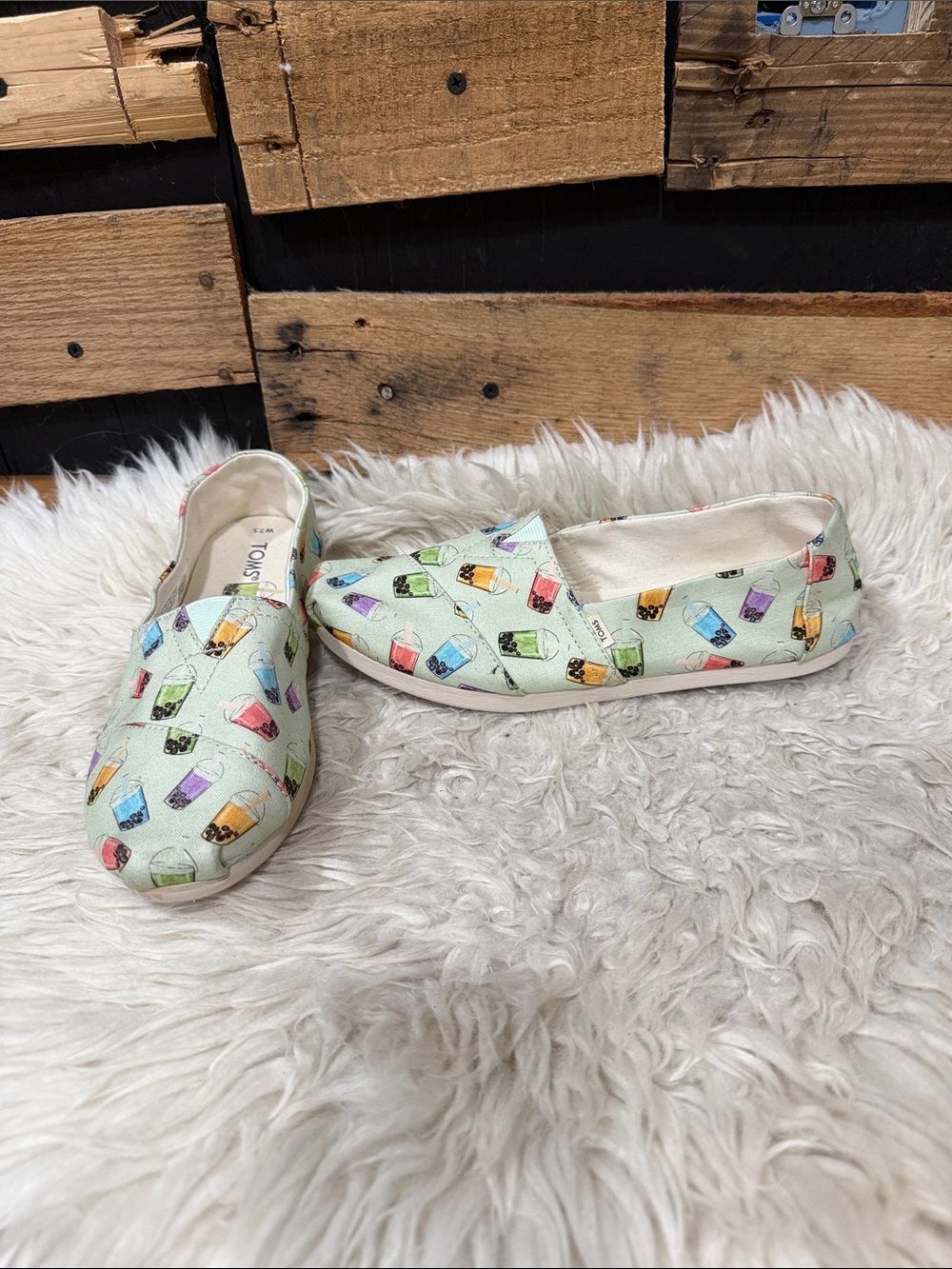 TOMS Limited Edition Green
Matcha Boba Tea Print Alpargata Size‎ 7.5